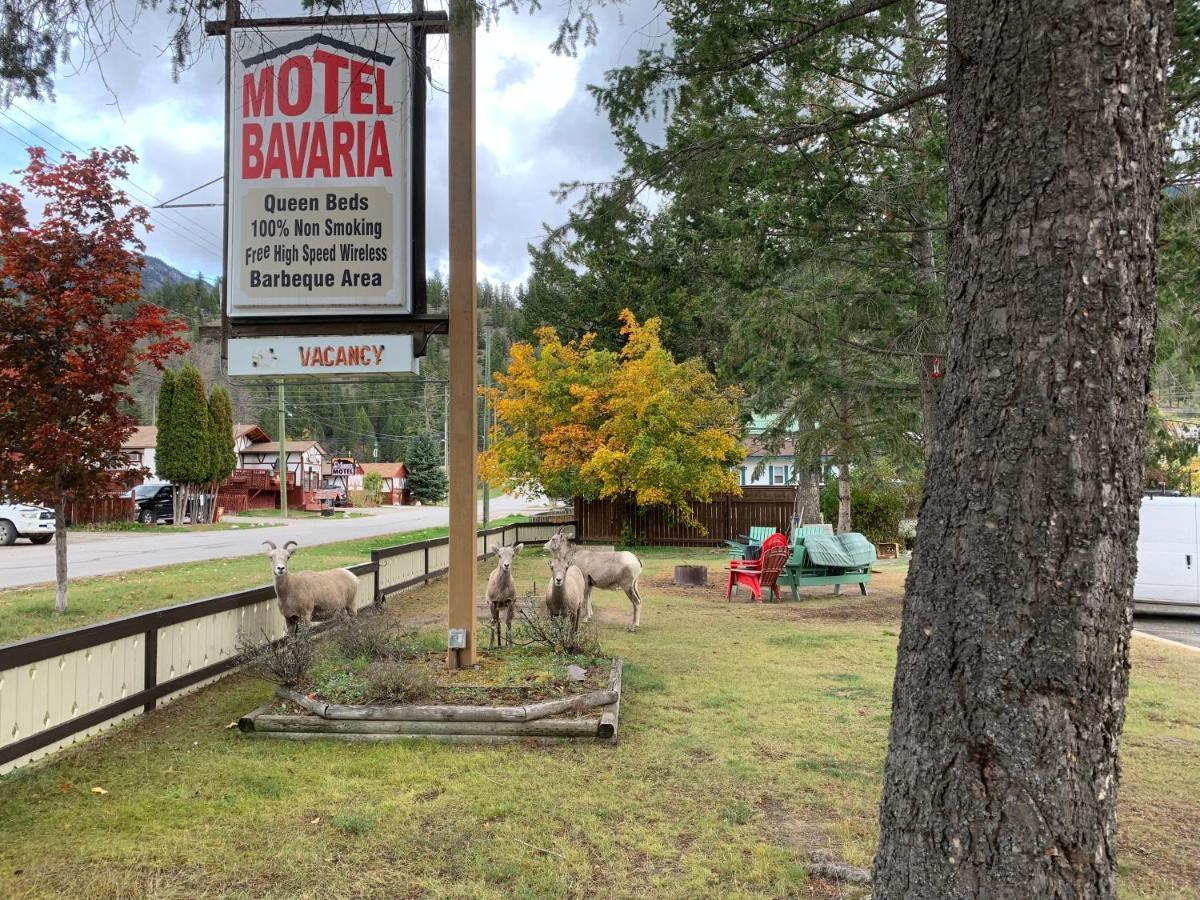 Motel Bavaria Radium Hot Springs Bagian luar foto