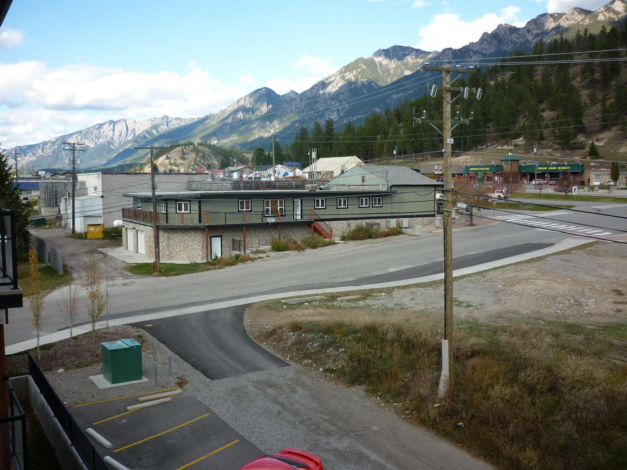 Motel Bavaria Radium Hot Springs Bagian luar foto