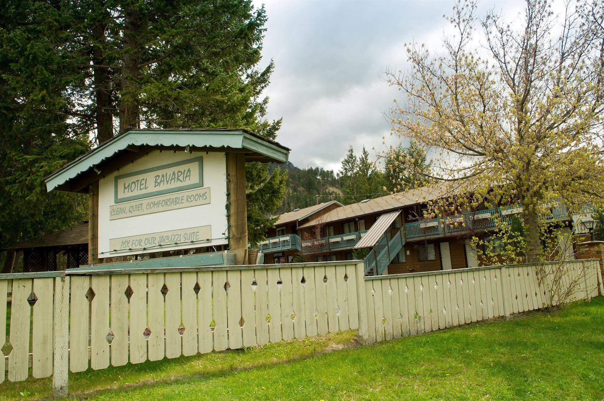 Motel Bavaria Radium Hot Springs Bagian luar foto