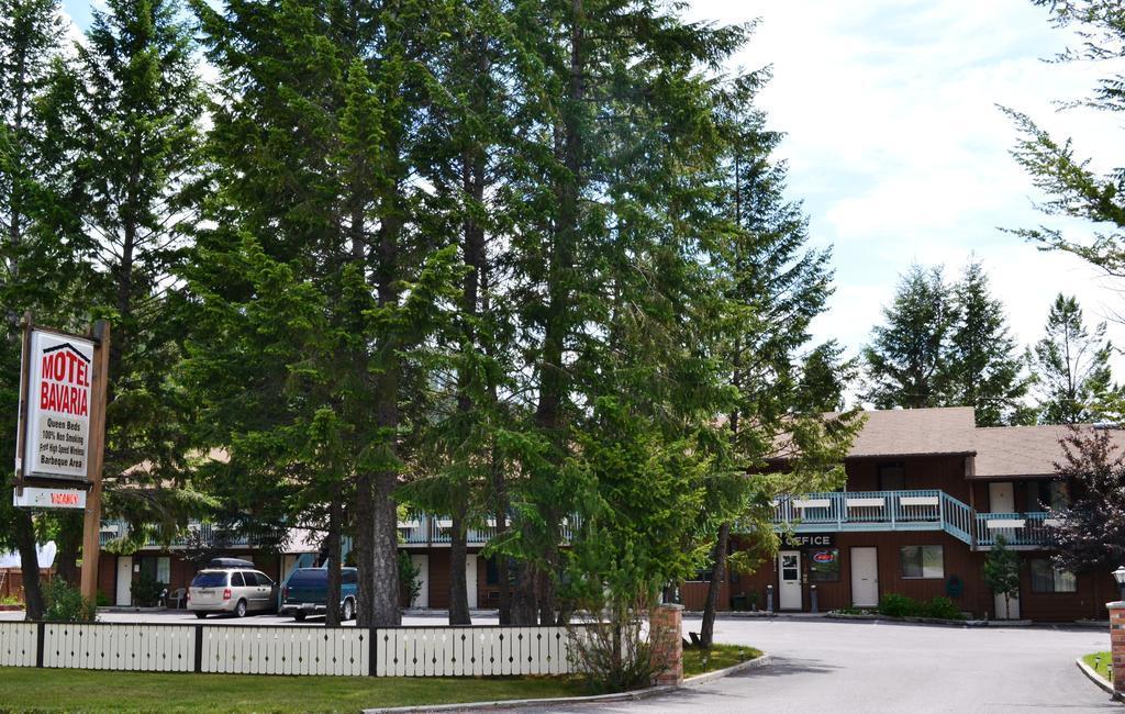 Motel Bavaria Radium Hot Springs Bagian luar foto